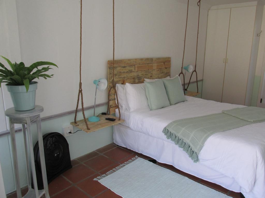 Due South Guest House Langebaan Exterior foto